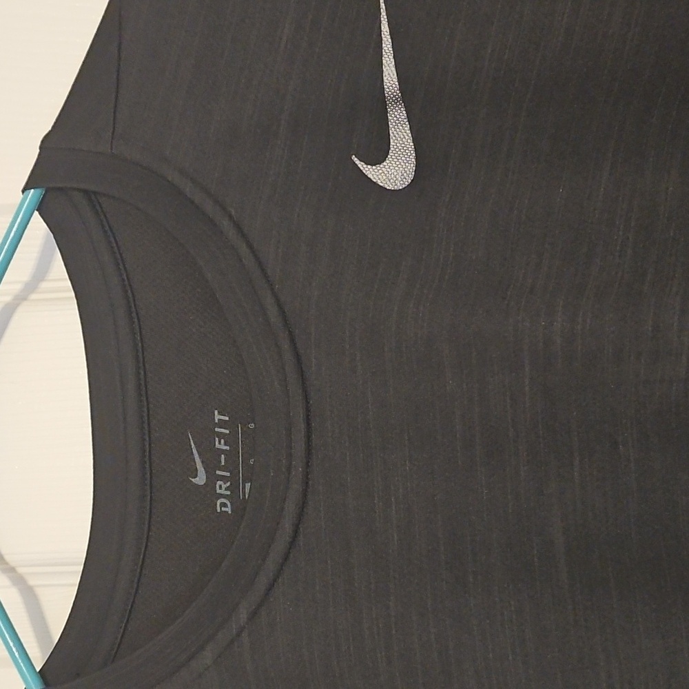 Nike Dri-Fit Tee with Logo - Picture 2 of 9